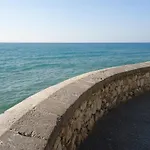 Dolce Lovely סיטגס